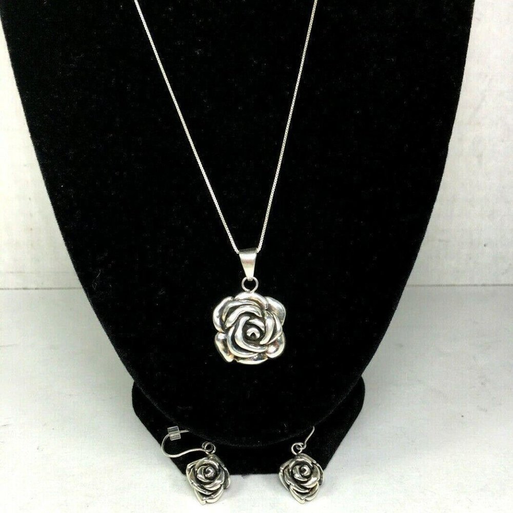 Rose .925 Silver Plated Necklace and Earring Set